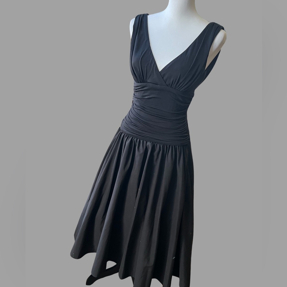 Perfect cocktail “little black dress”